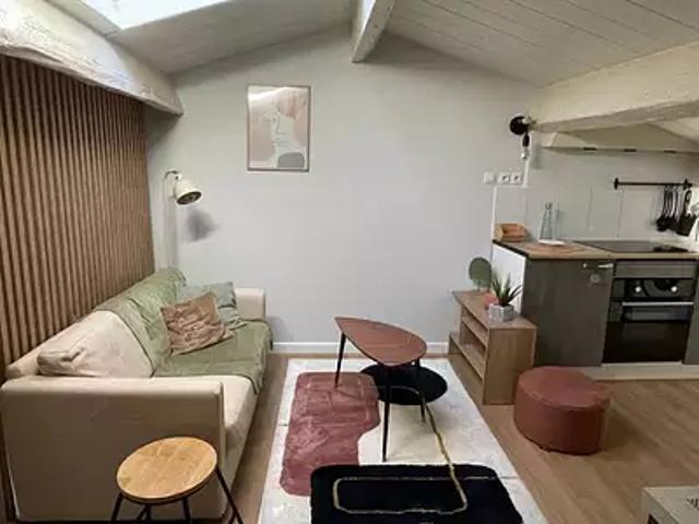 Toulon 83200 Location appartement 2 pièces t2 au dernier étage