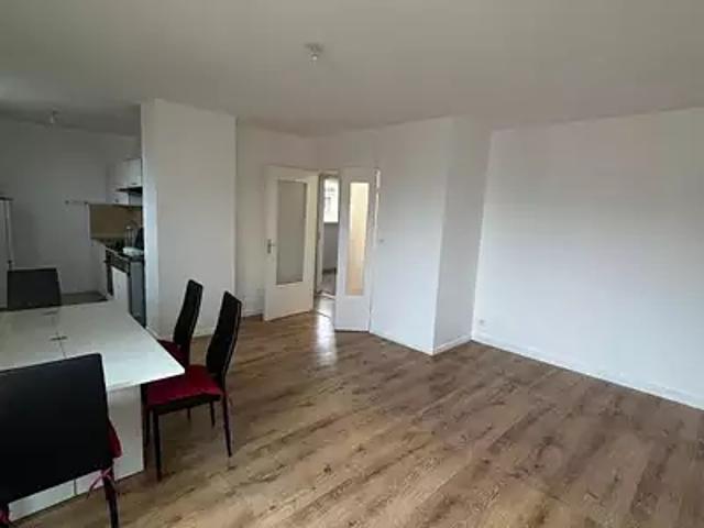 Toulon 83200 Location appartement 2 pièces t2 balcon