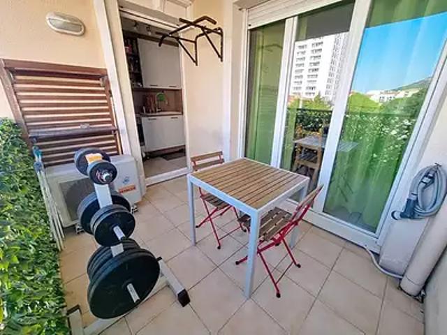 Toulon 83200 Location appartement 2 pièces t2 terrasse parking