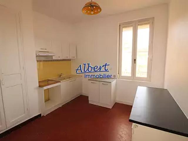 Toulon 83200 Location appartement 4 pièces t4 au dernier étage