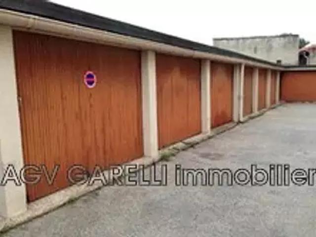 Toulon 83200 Location parking