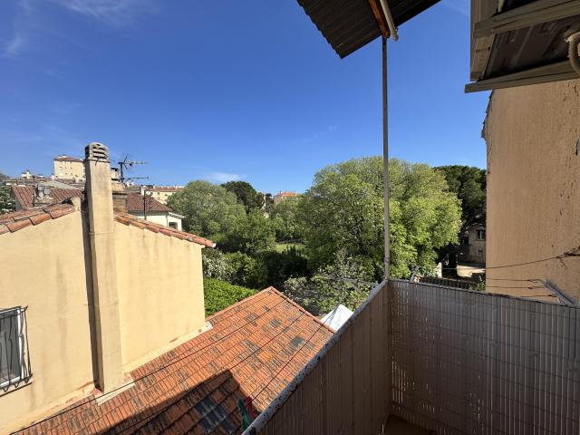 TOULON CLARET / VALBOURDIN STUDIO DE 31 M2 EN DERNIER ETAGE