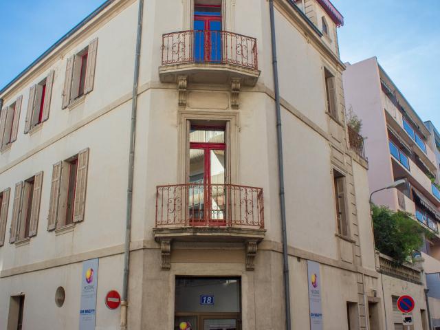 TOULON AGUILLON / PROCHE LAMALGUE MURS COMMERCIAUX DE 37M2 AVEC VITRINE
