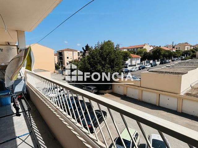 Toulon Aguillon T3 Traversant avec Terrasse et balcon