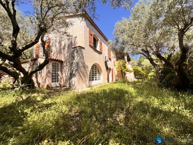 TOULON BAS FARON MAISON 166 M2 5 CHAMBRES TERRAIN 750 M2 A RENOVER
