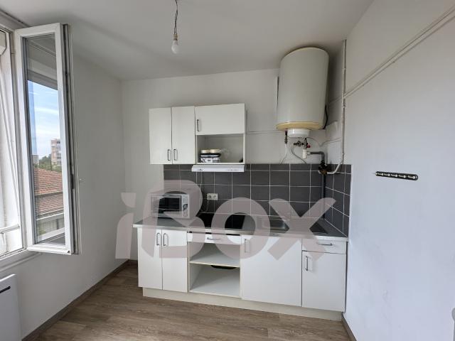 TOULON EST BAS FARON APPARTEMENT T2 DE 33 M2 AU 1ER ETAGE