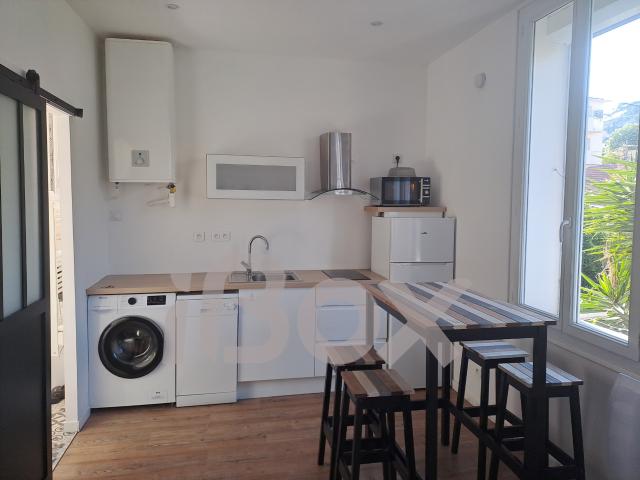 TOULON EST BAS FARON STUDIO DE 20 M2 AU 1ER ETAGE