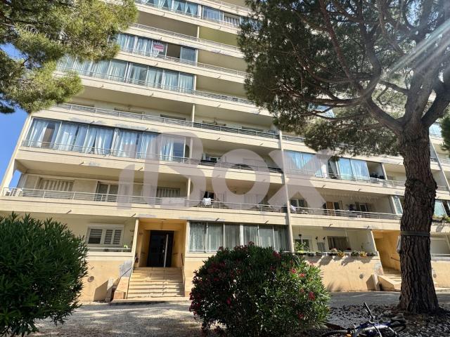 Toulon Est, dans résidence sécurisée appartement T3 traversant de 55 m2