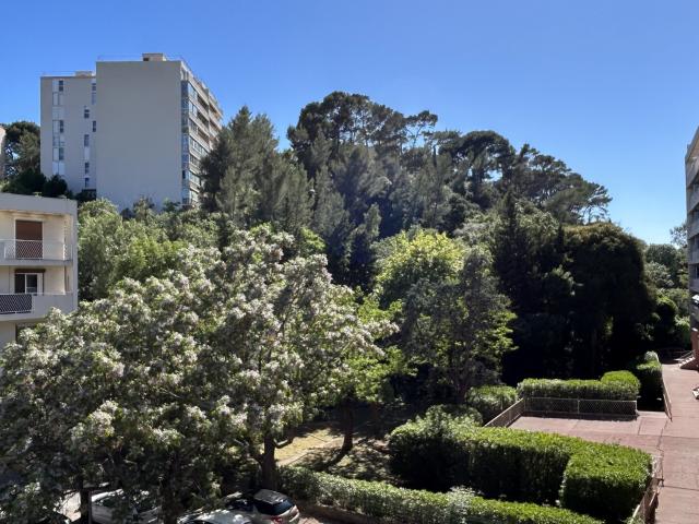 TOULON EST La Palasse Grand T3 terrasse Sud