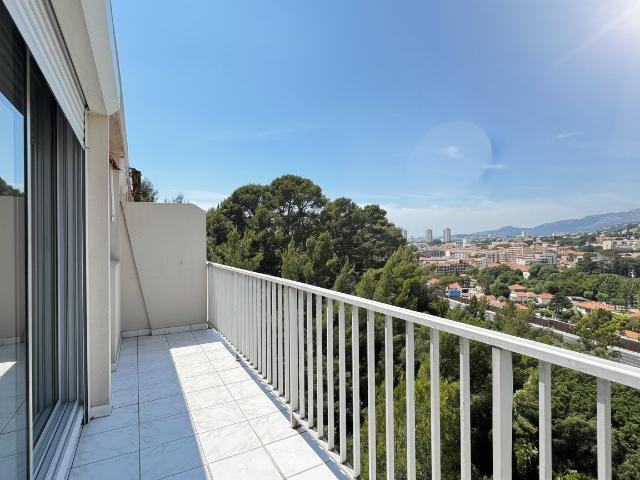 Toulon Est T3 avec ascenseur, balcon et vue exceptionnelle sur le Mont Coudon