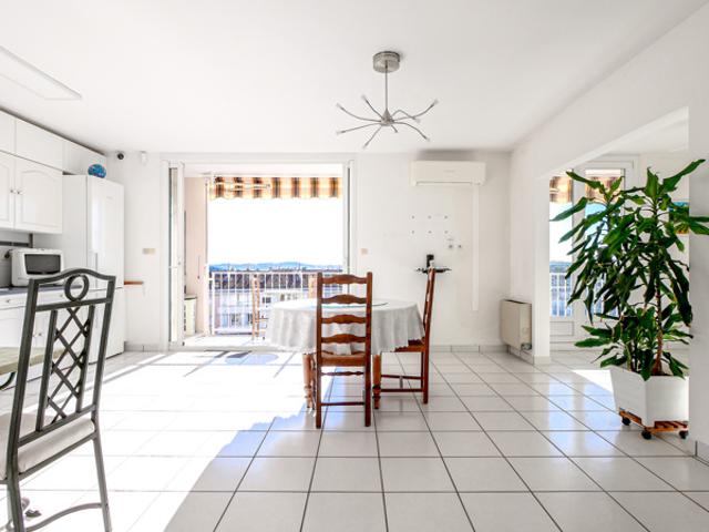 TOULON Escaillon T4 75m2 + GARAGE Calme et lumineux