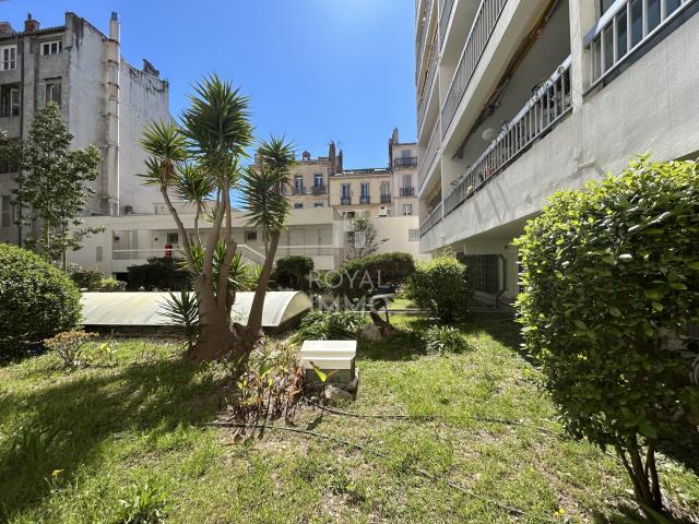TOULON HAUTE VILLE T3 + TERRASSE