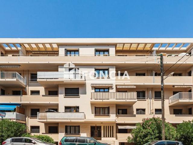 Toulon Ouest Appartement T4 traversant de 61 m² avec balcons et cave