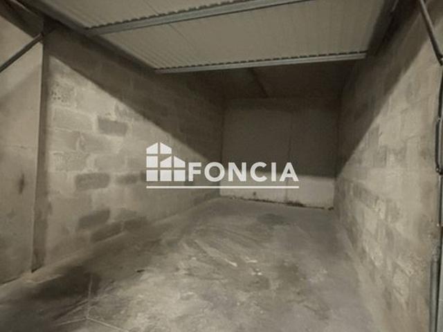 Toulon ouest grand t2 terrasse et garage ferme dans residence recente