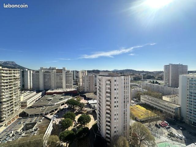 Toulon La Rode, appartement faux t4 avec place de parking couverte