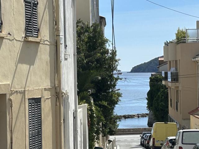 Toulon le Mourillon: immeuble entier proche mer partiellement loué