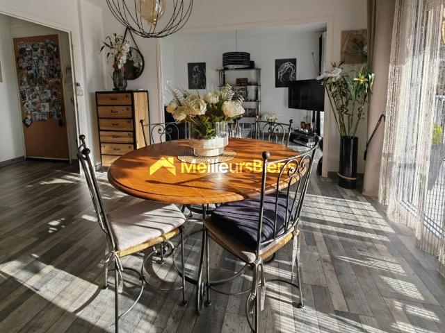 TOULON – Les Primeroses | T4 73 m² ENTIÈREMENT RÉNOVÉ | Cave | 2 Balcons | DPE C | 185 000 €
