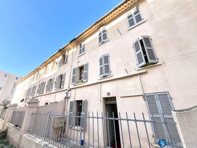 TOULON SAINT ROCH APPARTEMENT T1 23M² RENOVE