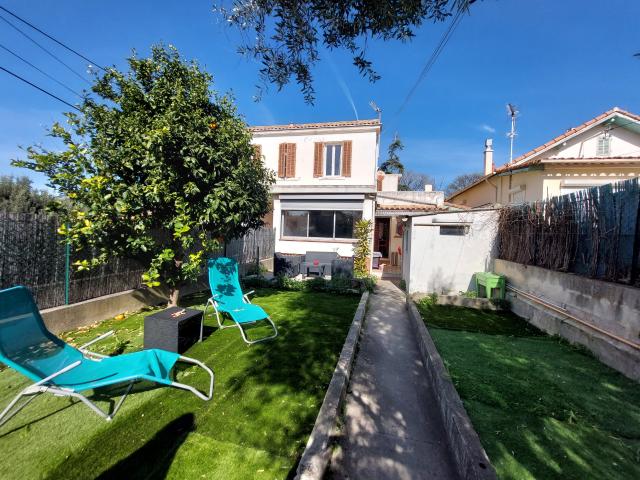 Toulon SUD EST Maison Mitoyenne avec jardin et 2 garages
