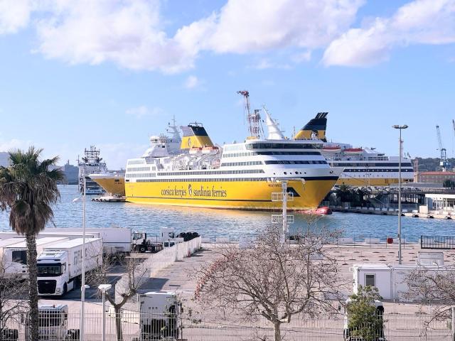 TOULON PORT MARCHAND