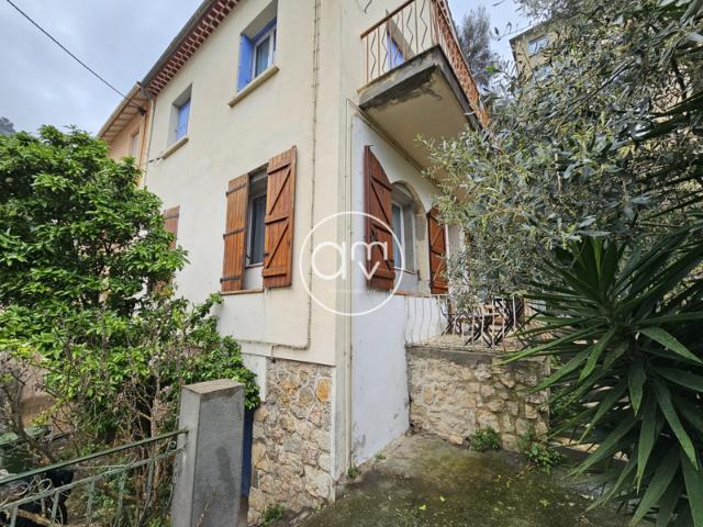 TOULON VAL FLEURI MAISON EN 2 APPARTEMENTS AVEC GARAGE