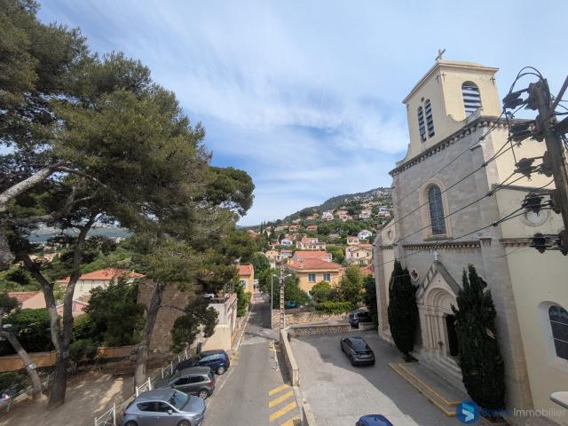TOULON VALBOURDIN APPARTEMENT T2 AVEC BALCON