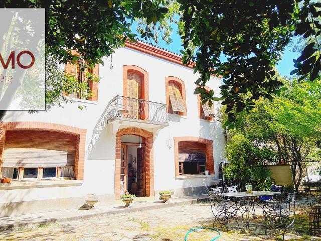 Toulousaine de 206m²avec dépendances sur un terrain de 4h 59. 200m² Saint Ybars