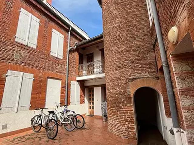 Toulouse 31000 Location appartement 1 pièce t1 au dernier étage