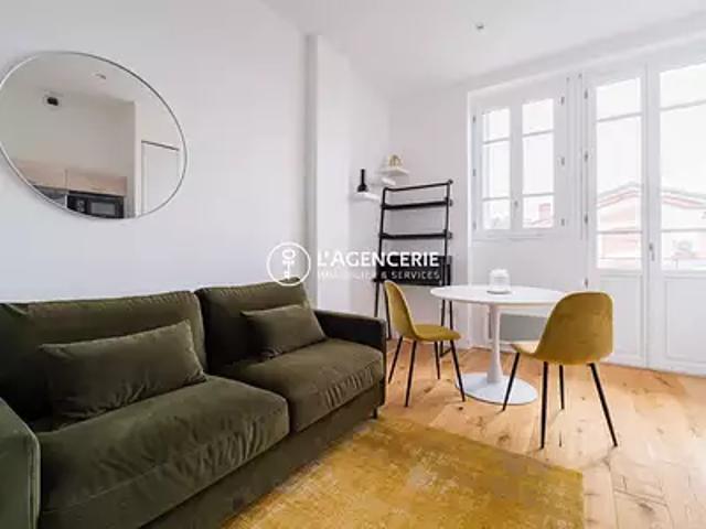 Toulouse 31000 Location appartement 1 pièce t1 au dernier étage