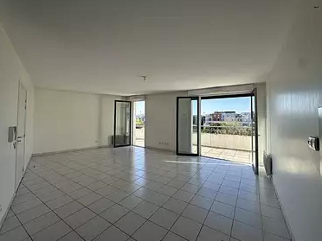 Toulouse 31200 Achat / Vente appartement 5 pièces t5 au dernier étage parking
