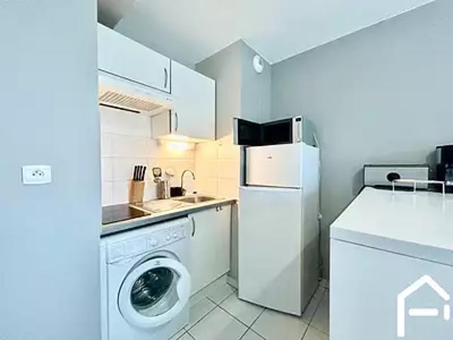 Toulouse 31200 Location appartement 1 pièce t1 au dernier étage