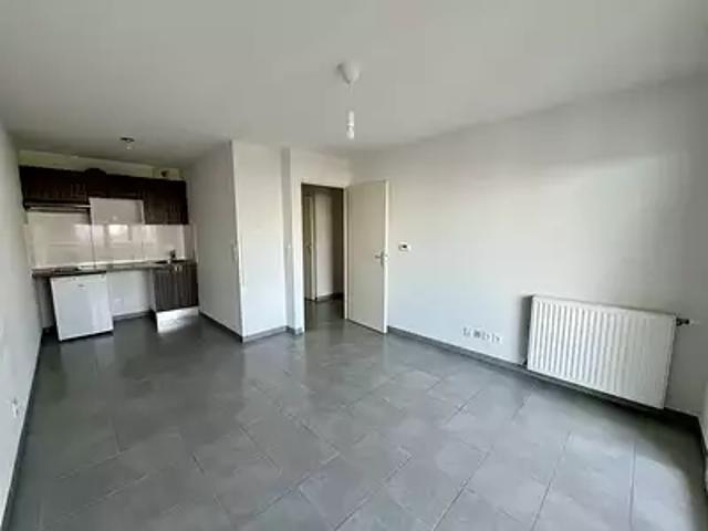 Toulouse 31200 Location appartement 2 pièces t2 au dernier étage parking