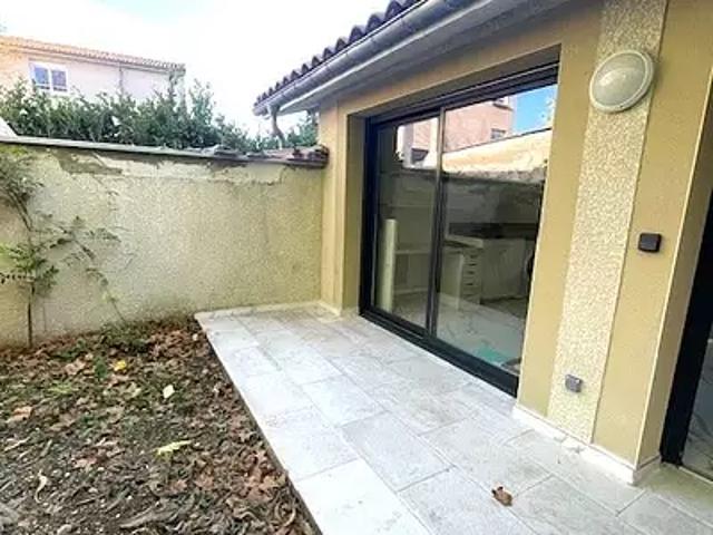 Toulouse 31200 Location appartement 2 pièces t2 au dernier étage terrasse