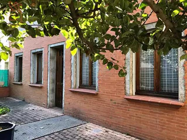 Toulouse 31200 Location maison 2 pièces t2 au dernier étage terrasse
