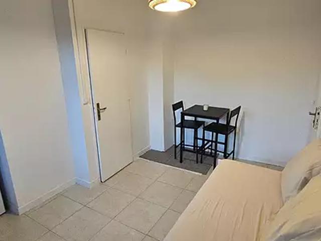 Toulouse 31400 Location appartement 1 pièce t1 au dernier étage