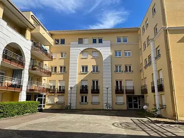 Toulouse 31400 Location appartement 1 pièce t1 au dernier étage parking