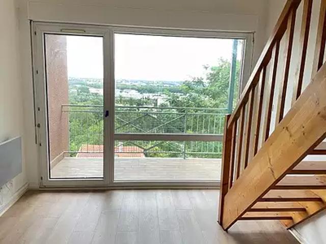 Toulouse 31400 Location appartement 2 pièces t2 au dernier étage parking