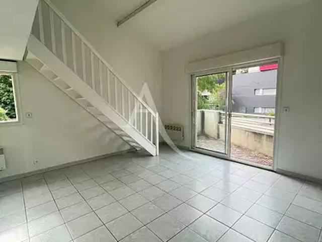 Toulouse 31400 Location appartement 2 pièces t2 au dernier étage parking