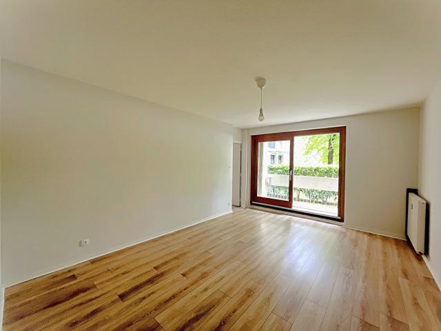 TOULOUSE Canal du Midi Appartement T4 70 m2 avec balcons, cave et place de parking sécurisée