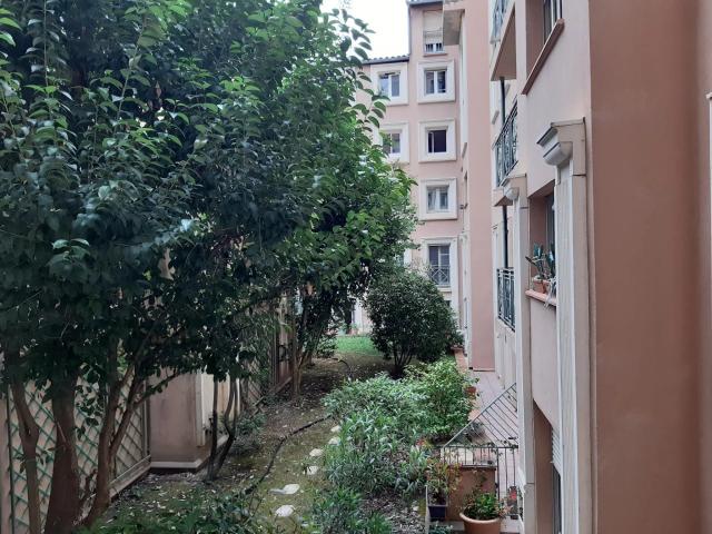 TOULOUSE CARMES TB T2 meublé au 1er étage