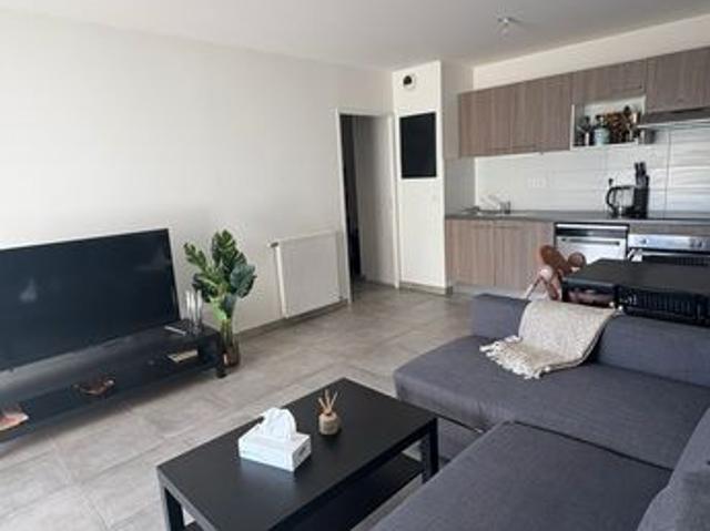 Toulouse croix daurade t3 libre terrasse parking