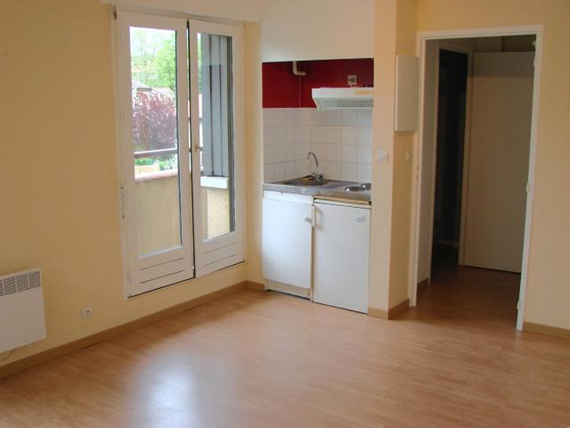 TOULOUSE EMPALOT Agréable studio avec balcon et parking en sous sol idéal investisseur
