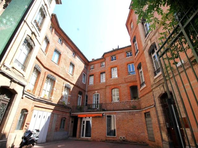 Toulouse Location appartement 2 pièces 29m2 795 € CC Réf: LA21596 ATRIUMIMMO Atrium Immobilier