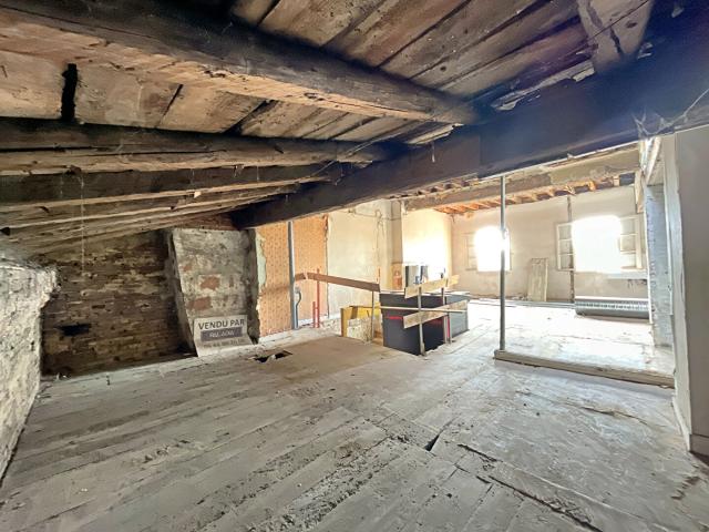 TOULOUSE Saint Sernin combles à aménager de 104 m2 avec ascenseur et terrasse