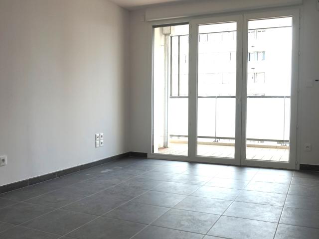 Toulouse, St Cyprien, T2 neuf de 39.5 m2 avec parking