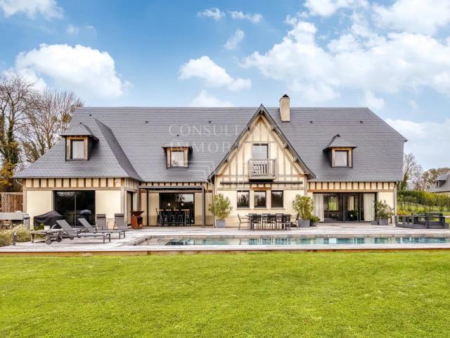 DEAUVILLE PROPRIETE FAMILIALE AVEC PISCINE
