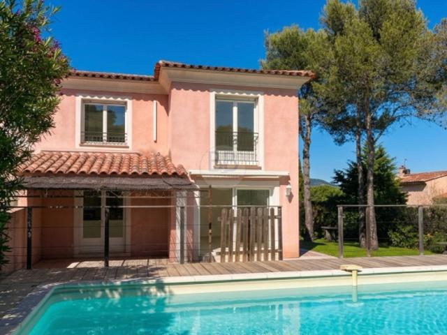 TOUR DE MARE, Maison avec piscine
