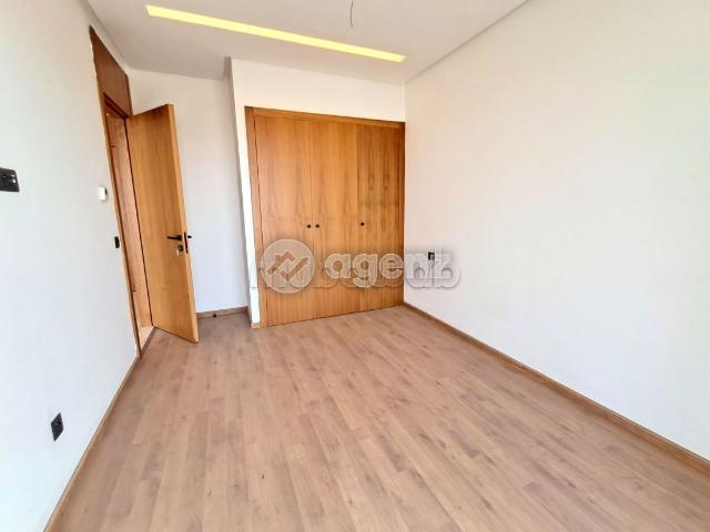 TOUR 33 TGCC Studio à vendre 112 m² Casablanca Finance City Casablanca