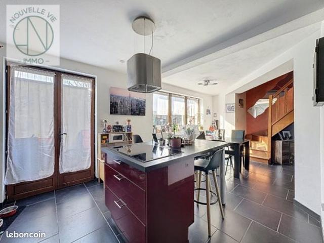 Tourcoing Centre Large maison 1930 de 115 m² – 4 chambres – Jardin – Prix en baisse