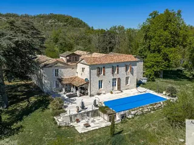 Tournon d'Agenais 47370 Achat / Vente maison 12 pièces t12 piscine terrasse